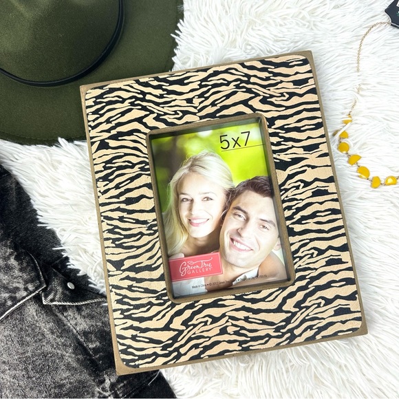 Hobby Lobby Accents Hobby Lobby Distressed Zebra Print Wooden Stand